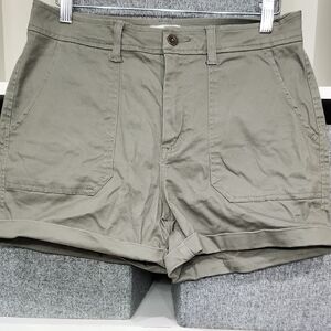 Market & Spruce Sage Green Women's Cargo Shorts